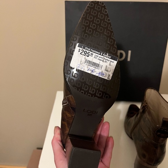 Lodi Booties Brand New In Box - Picture 10 of 14
